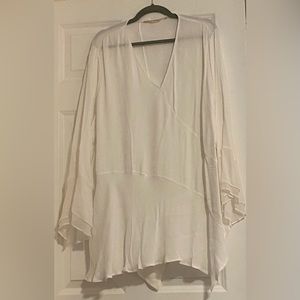 Sheepish tunic with hem and sleeve detailing